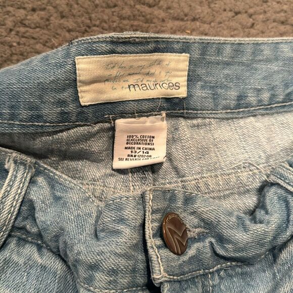 Maurice’s Jean Shorts Distressed Size 13/14 Light Wash - Picture 4 of 6